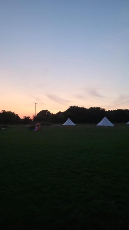 Dorset Glamping Fields Hotel Corfe Mullen Exterior foto