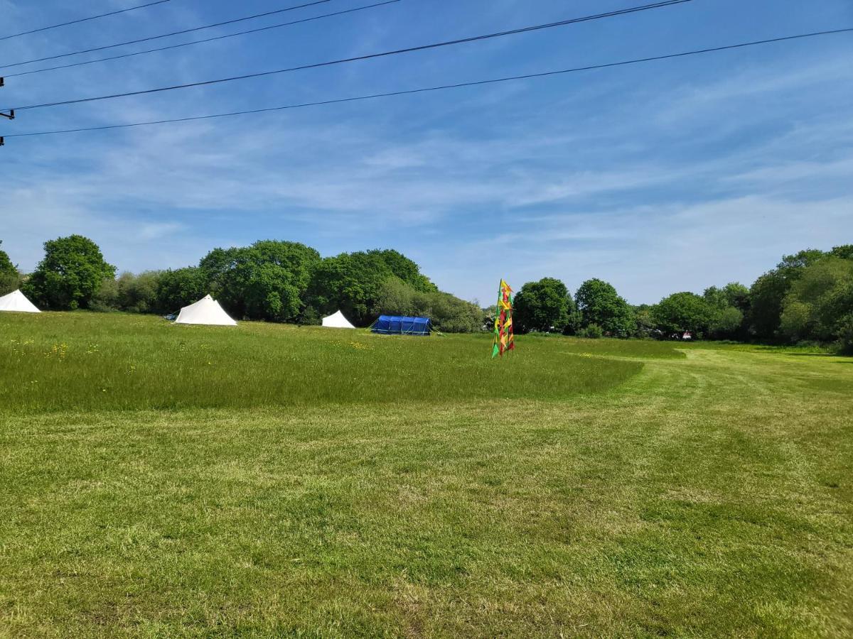 Dorset Glamping Fields Hotel Corfe Mullen Exterior foto